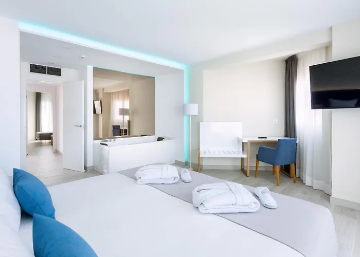 Apart-hotel Playaolid & Costa Adeje (Tenerife)