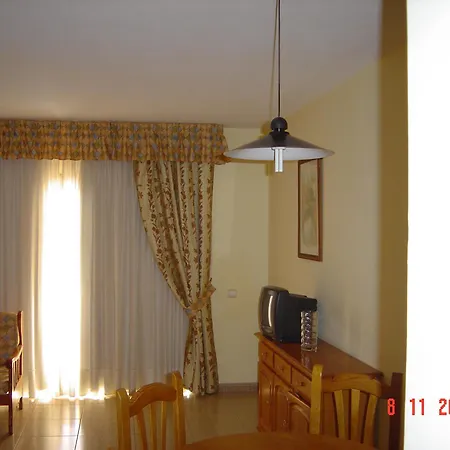 Playaolid & מלון דירות אדחה