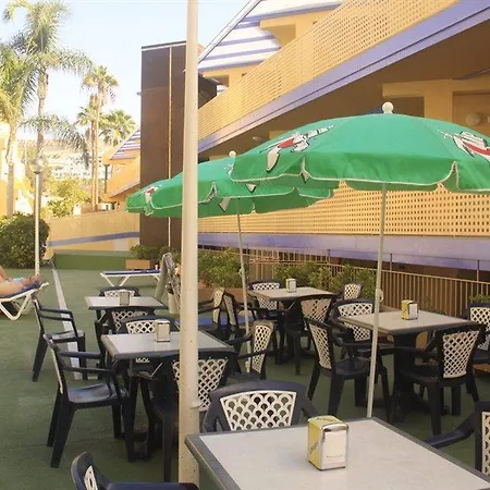 Playaolid & מלון דירות אדחה