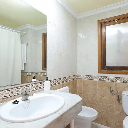 מלון דירות Playaolid & 3*